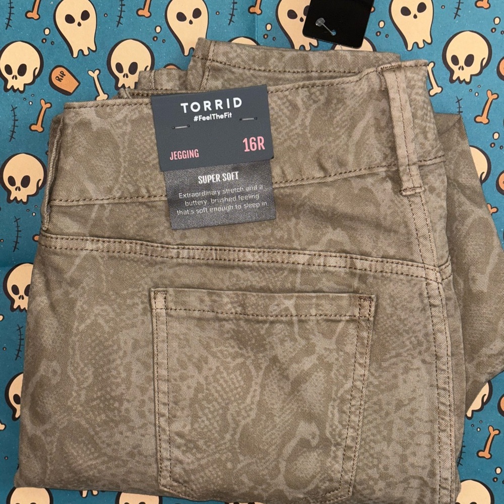 Torrid Tan Jegging Pants in snakeskin pattern